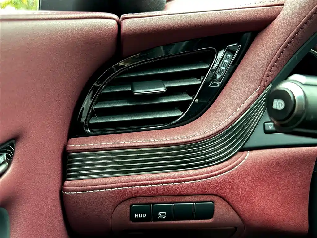 Lexus LS 2018 500h Executive Edition China VI фото 22