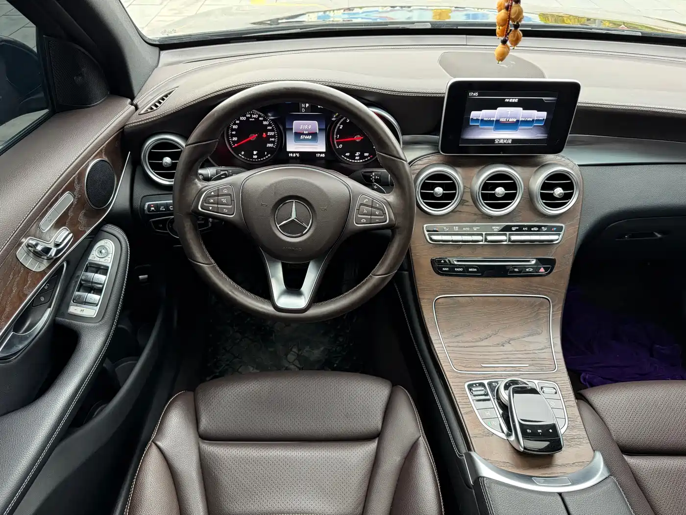 Mercedes-Benz GLC 2018 GLC 300 4MATIC Dynamic фото 14