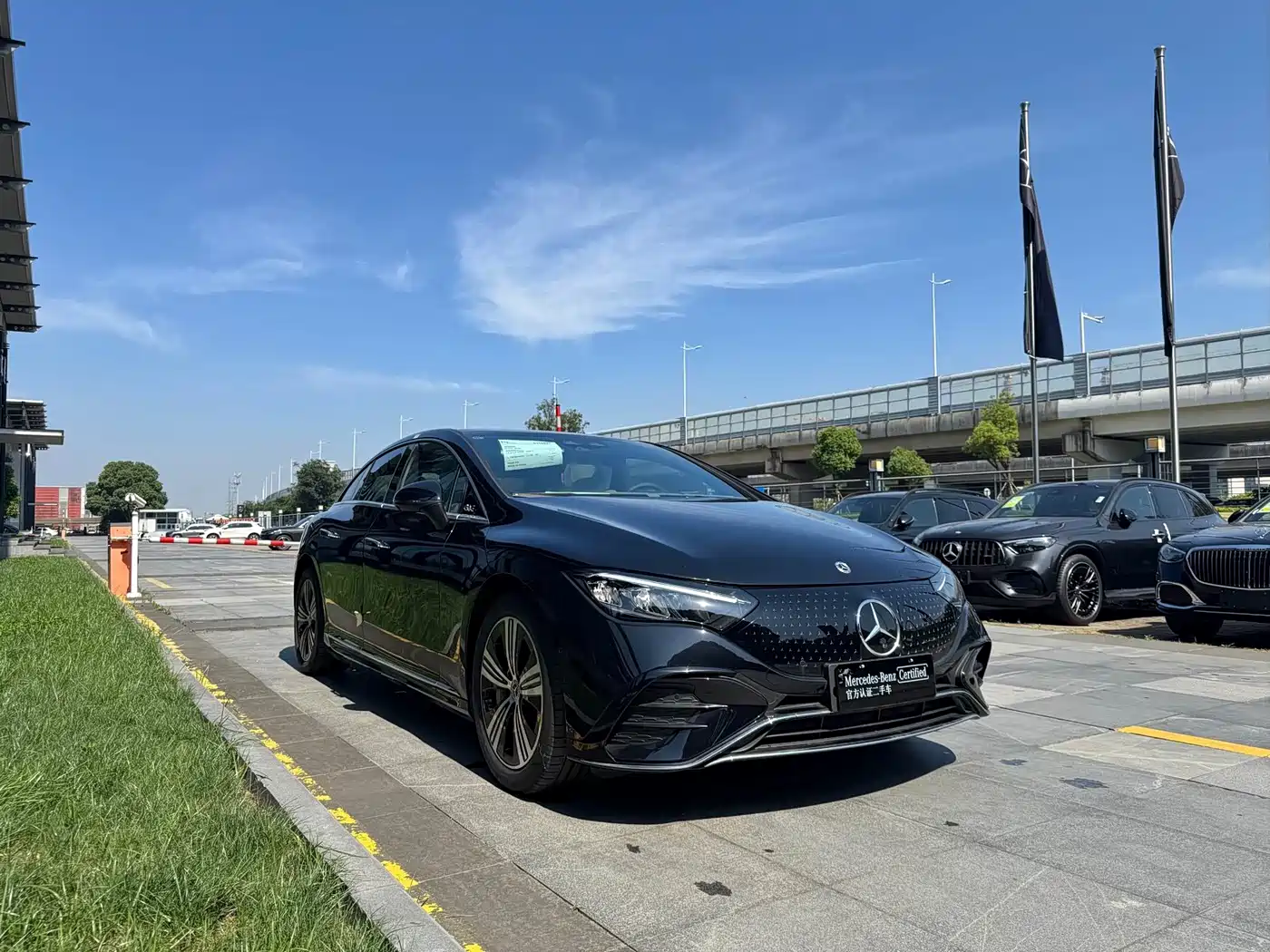 Mercedes-Benz EQE 2025 2025 Model 500 4MATIC Luxury Edition
