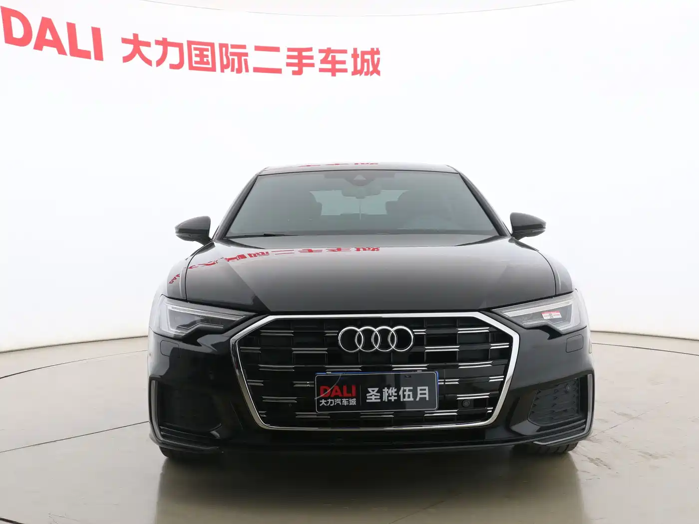Audi A6L 2021 45 TFSI Exclusive Sport фото 2