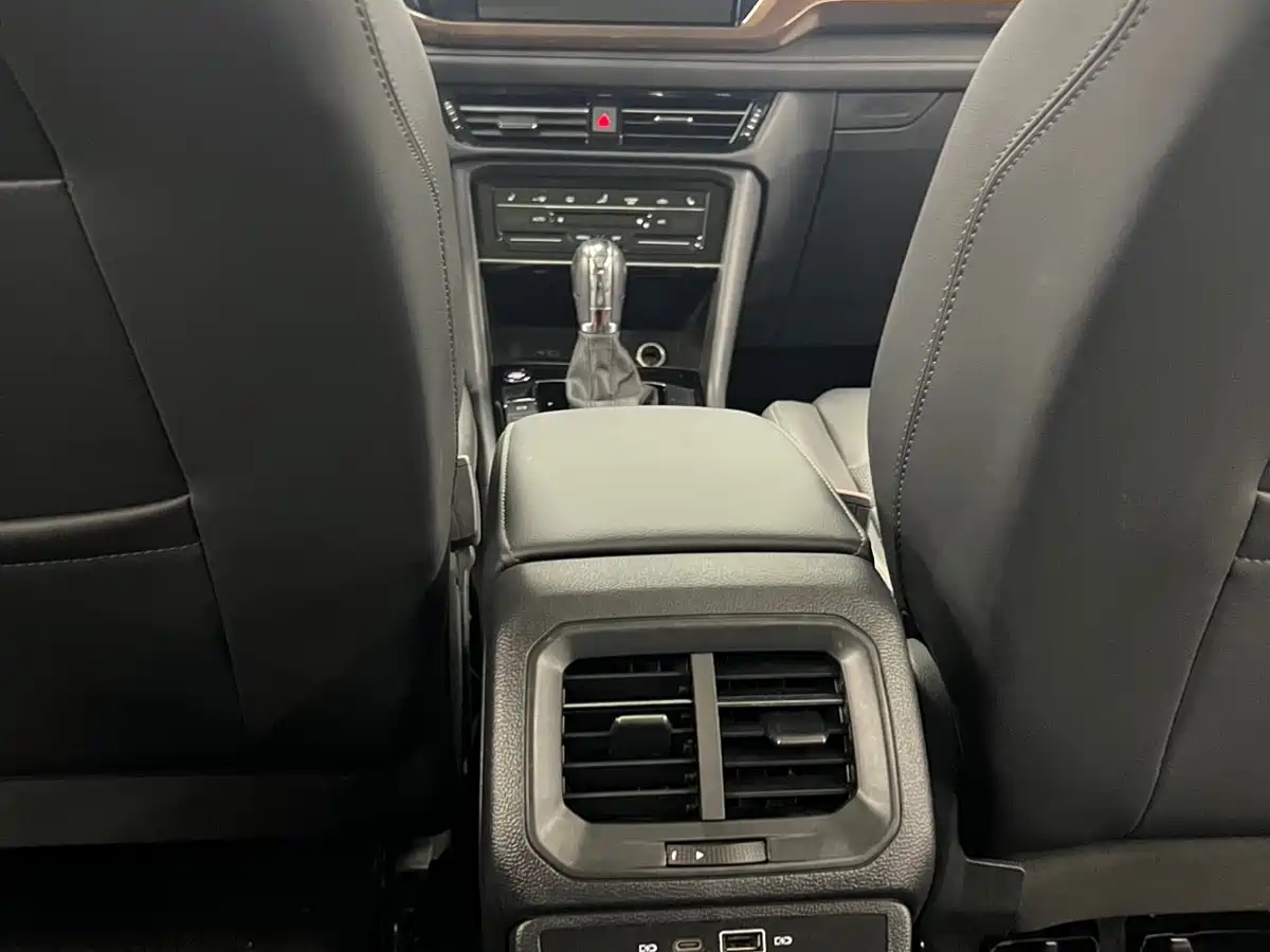 Volkswagen Tharu 2022 280TSI FWD Luxury Edition фото 16