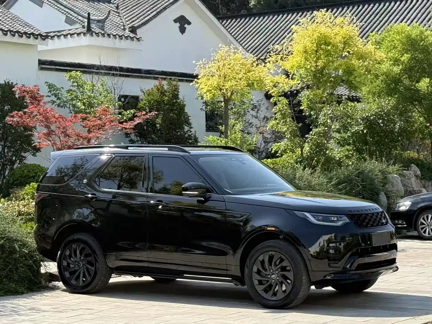 Land Rover Discovery 2023 Facelift 360PS R-Dynamic S