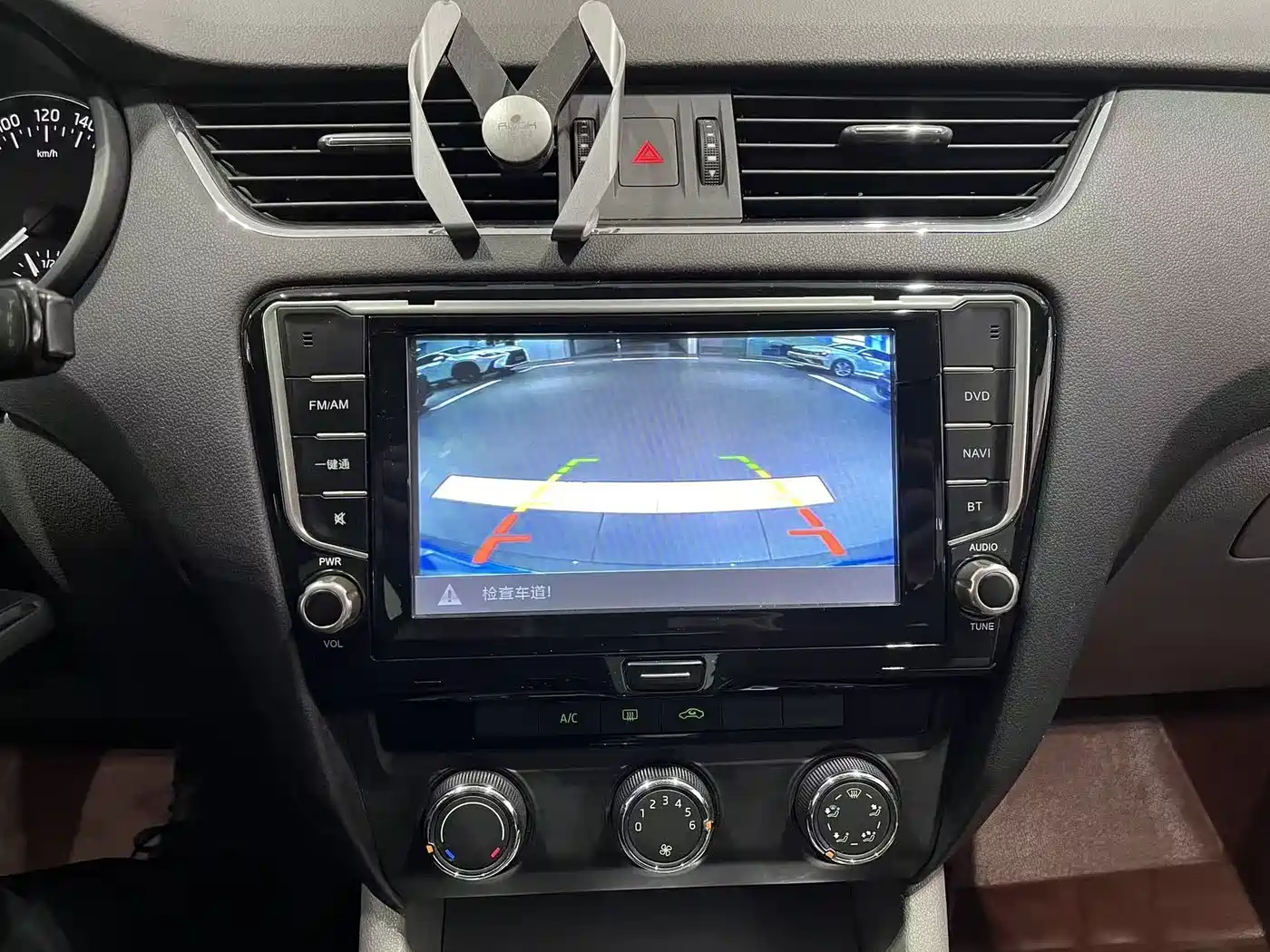 Škoda Octavia 2015 1.6L Automatic逸杰版 фото 8