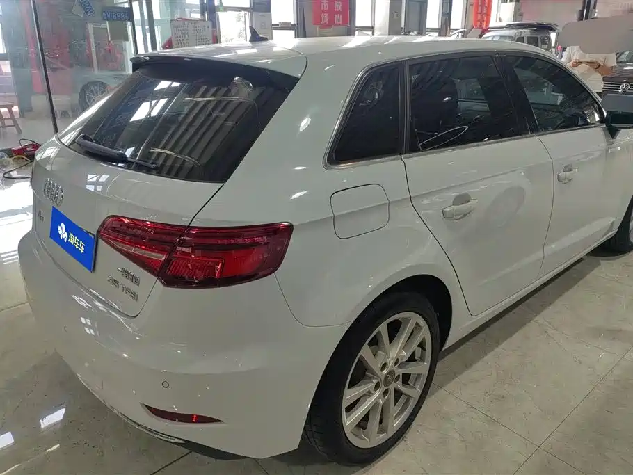 Audi A3 2019 Sportback 35 TFSI Progressive China VI фото 3