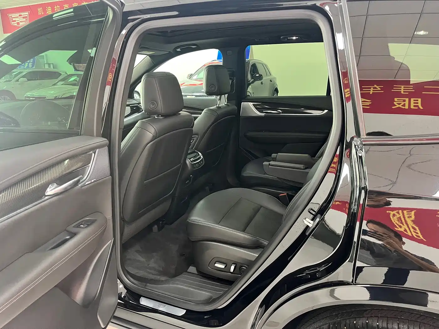 Cadillac XT6 2024 2025 2.0T 6-Seater AWD Executive Black Label Edition
