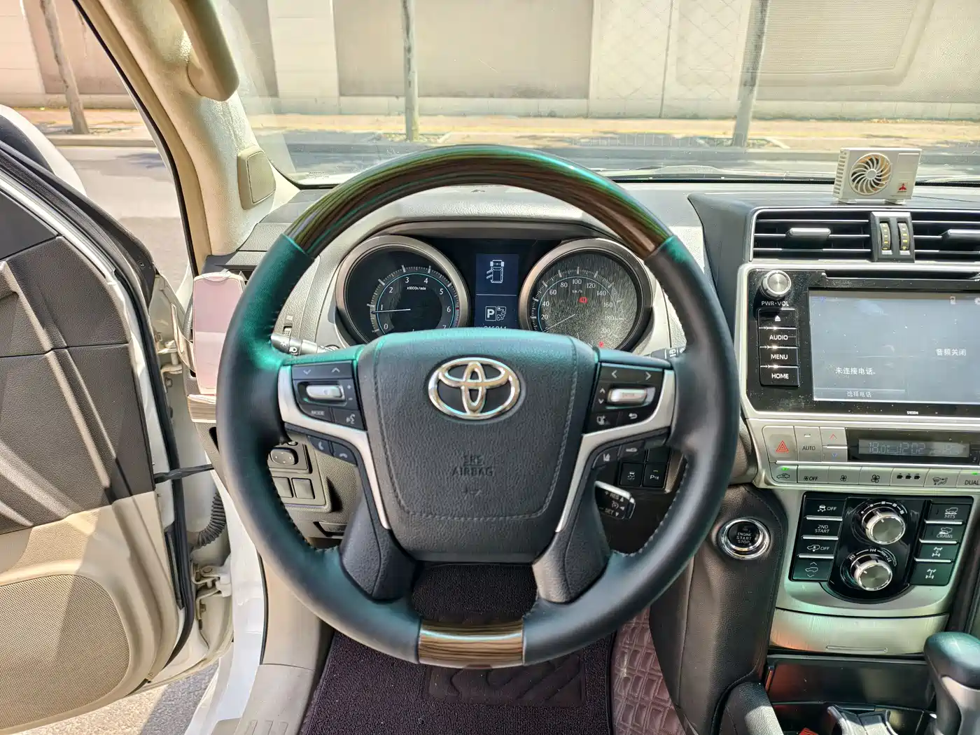 Toyota Prado 2010 4.0L Automatic TX фото 10