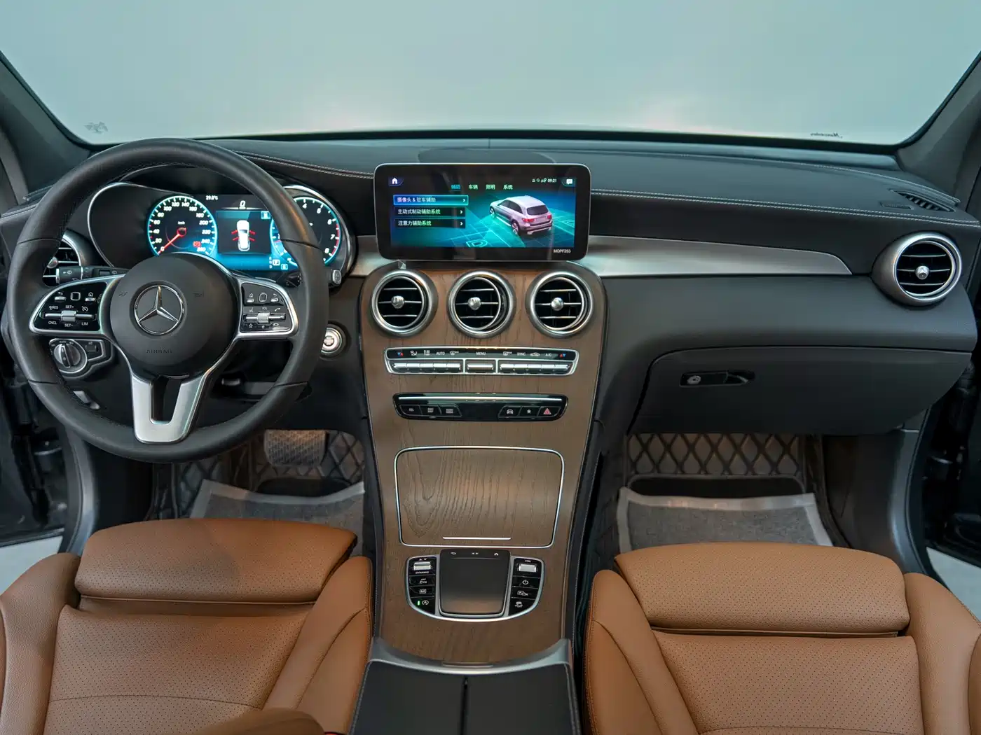 Mercedes-Benz GLC 2020 Facelift GLC 260 L 4MATIC Luxury фото 10