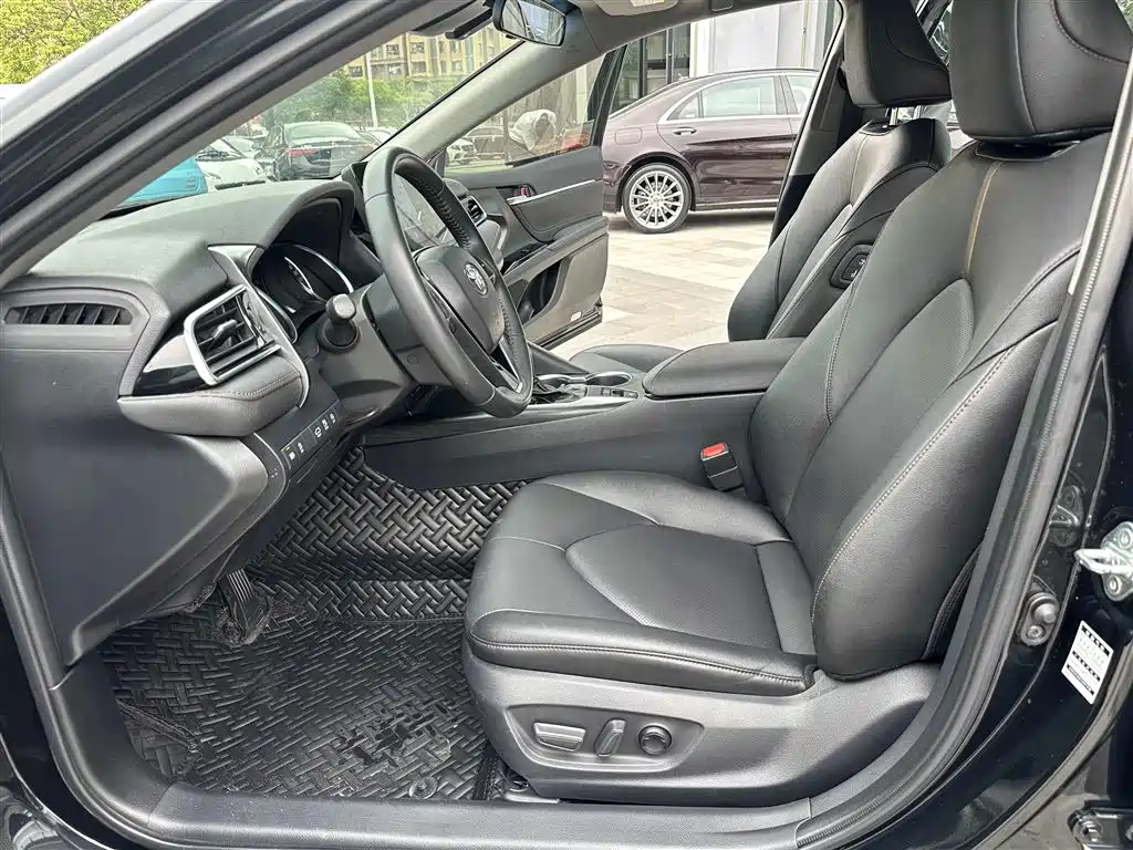 Toyota Camry 2021 2.0G Luxury Edition фото 8