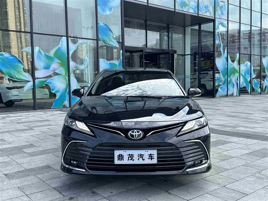 Toyota Camry 2021 2.5G Luxury Edition фото 2