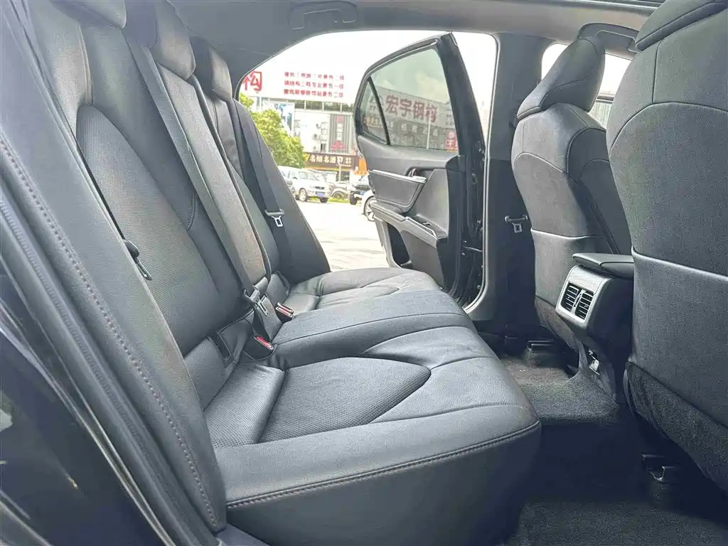 Toyota Camry 2021 2.5G Luxury Edition фото 11