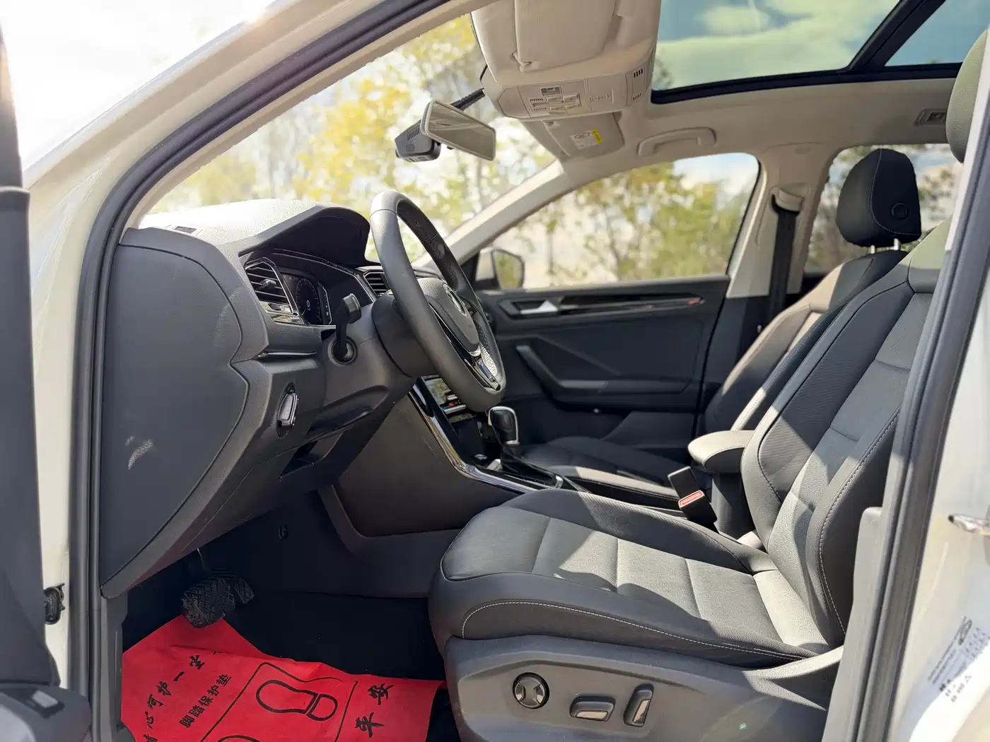Volkswagen T-ROC 2022 280TSI DSG 2WD Comfort PLUS фото 5