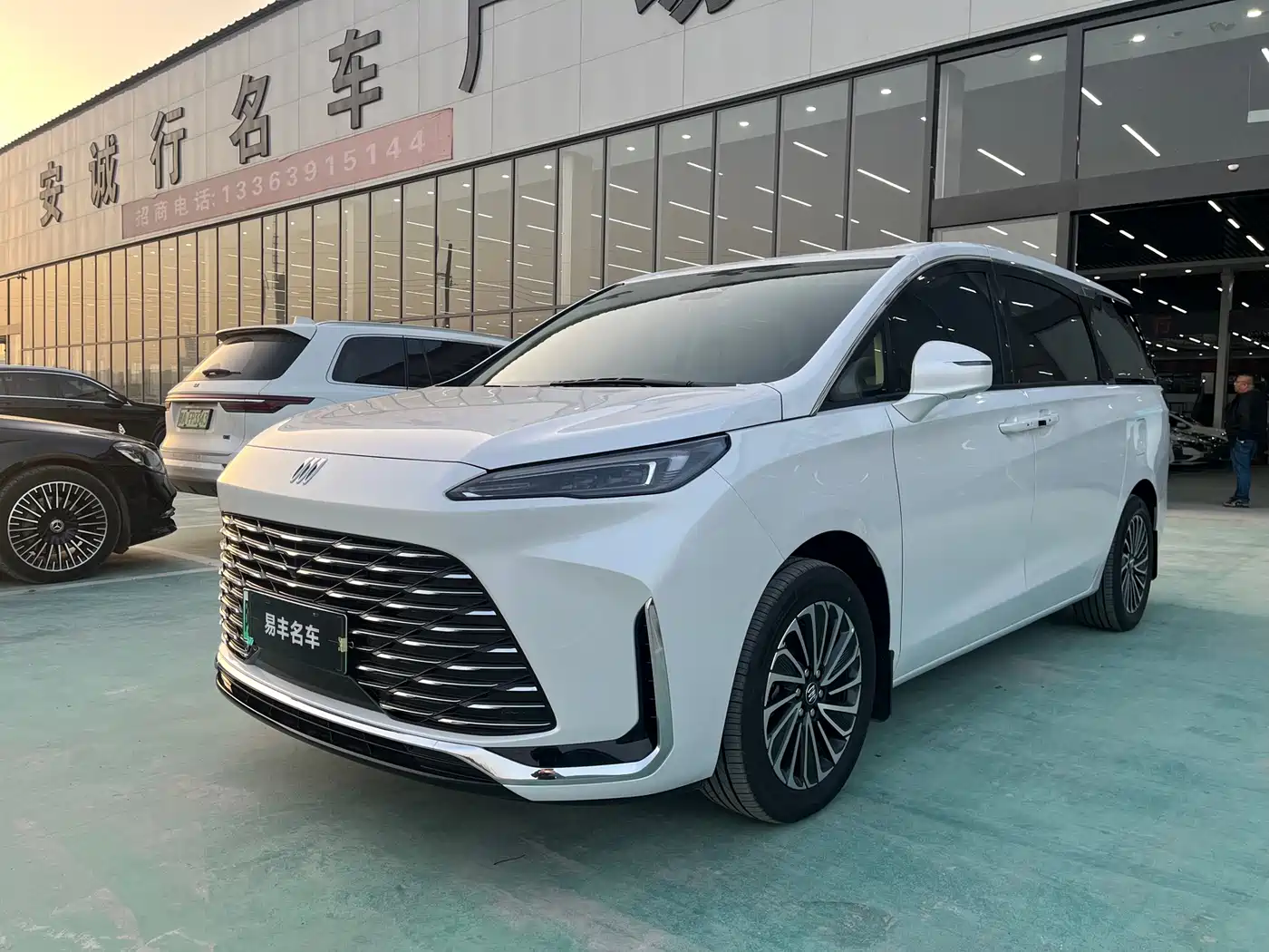 BUICK GL8 NEW ENERGY