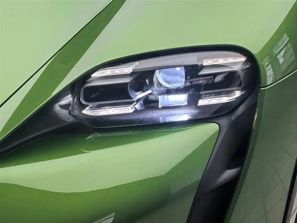 Porsche Taycan 2022 Taycan 4 Cross Turismo фото 31