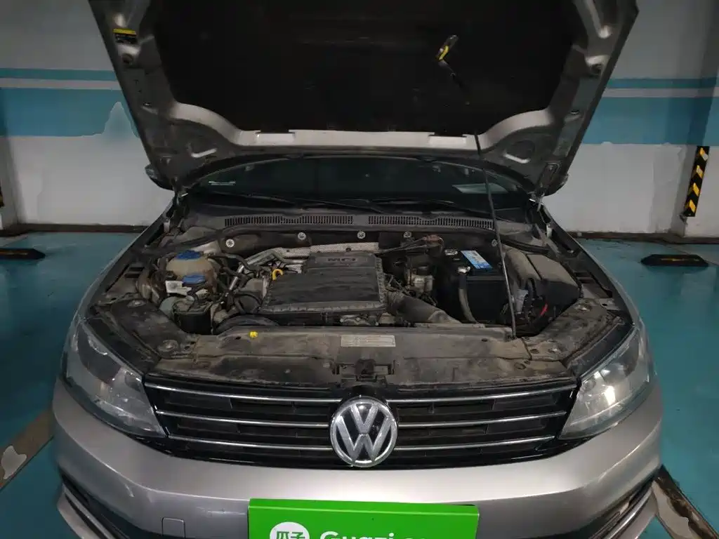 Volkswagen Sagitar 2015 1.6L Manual Comfort фото 11