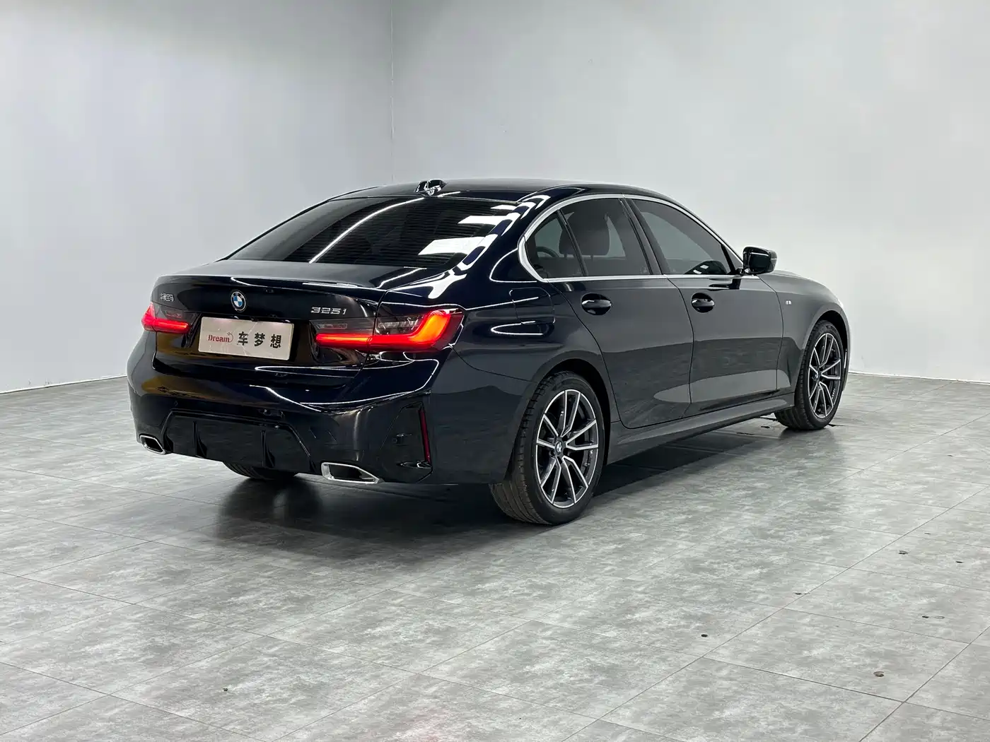BMW 3 Series 2025 325i M Sport Package фото 4