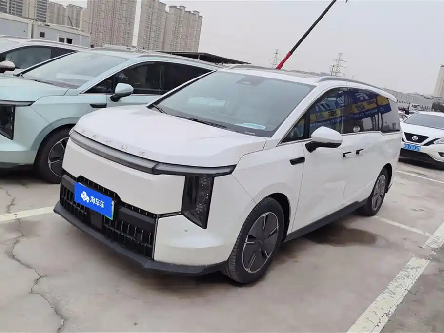 SAIC MAXUS EVERYONE 7