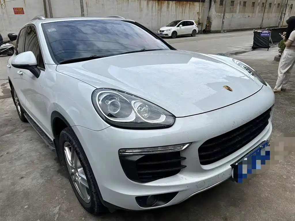 Porsche Cayenne 2016 Cayenne Platinum Edition 3.0T фото 3
