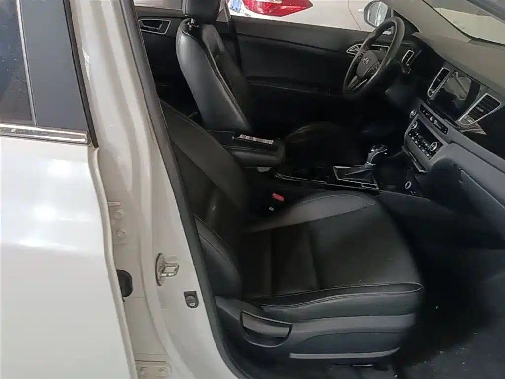 Hyundai Mistra 2014 1.8L Auto Smart GLS фото 25