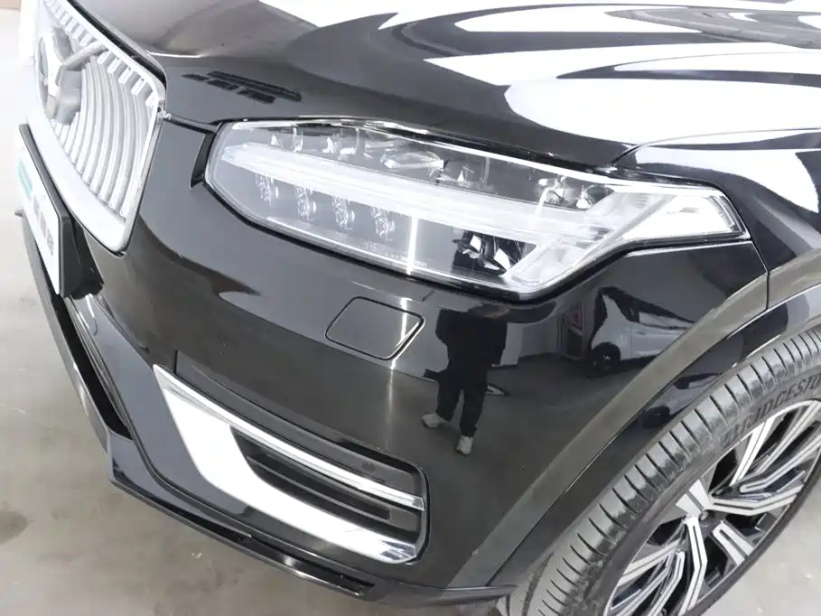 Фото 33 - Volvo XC90