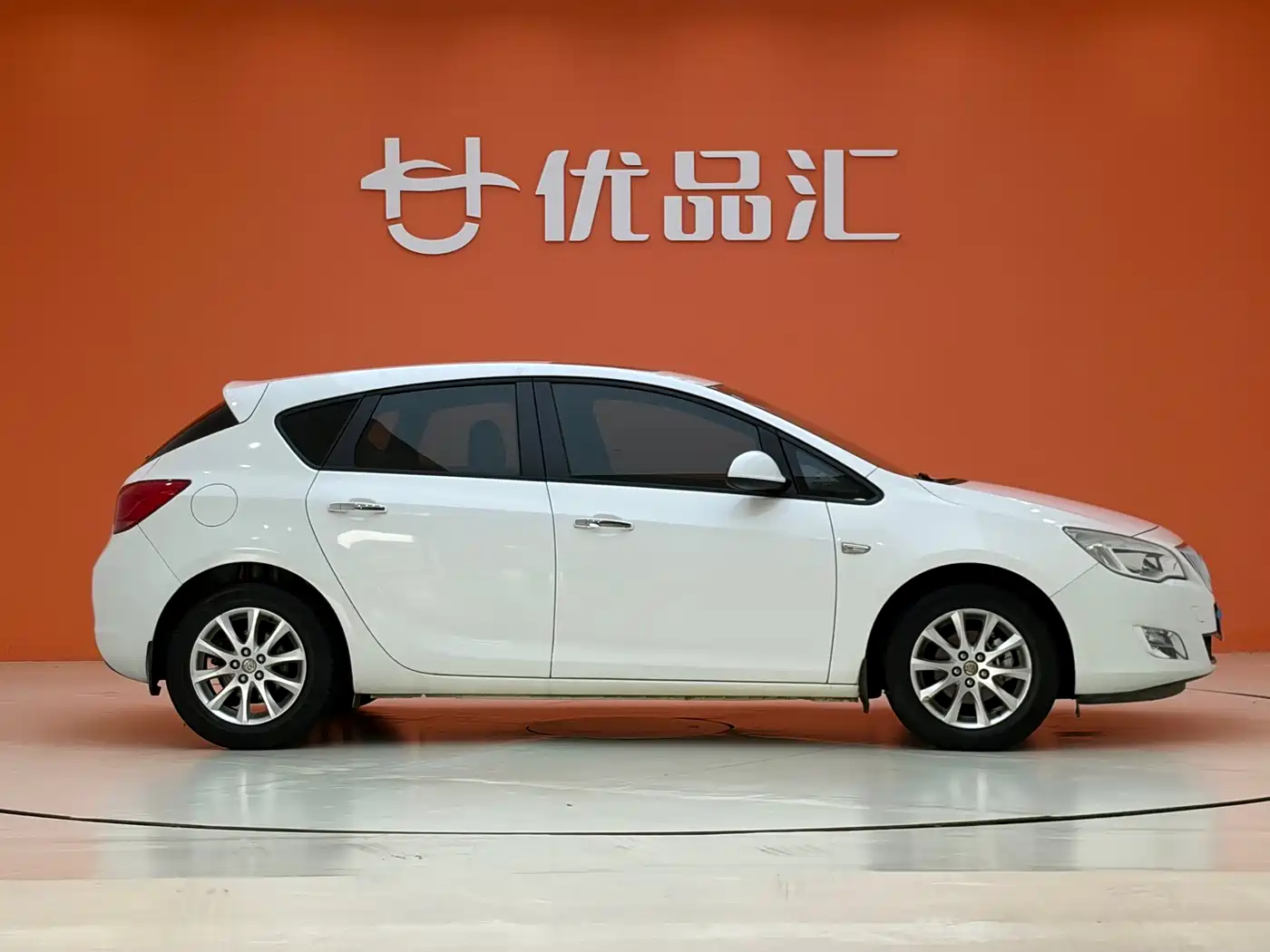 Buick Excelle 2014 XT 1.6L Automatic Fashion фото 4
