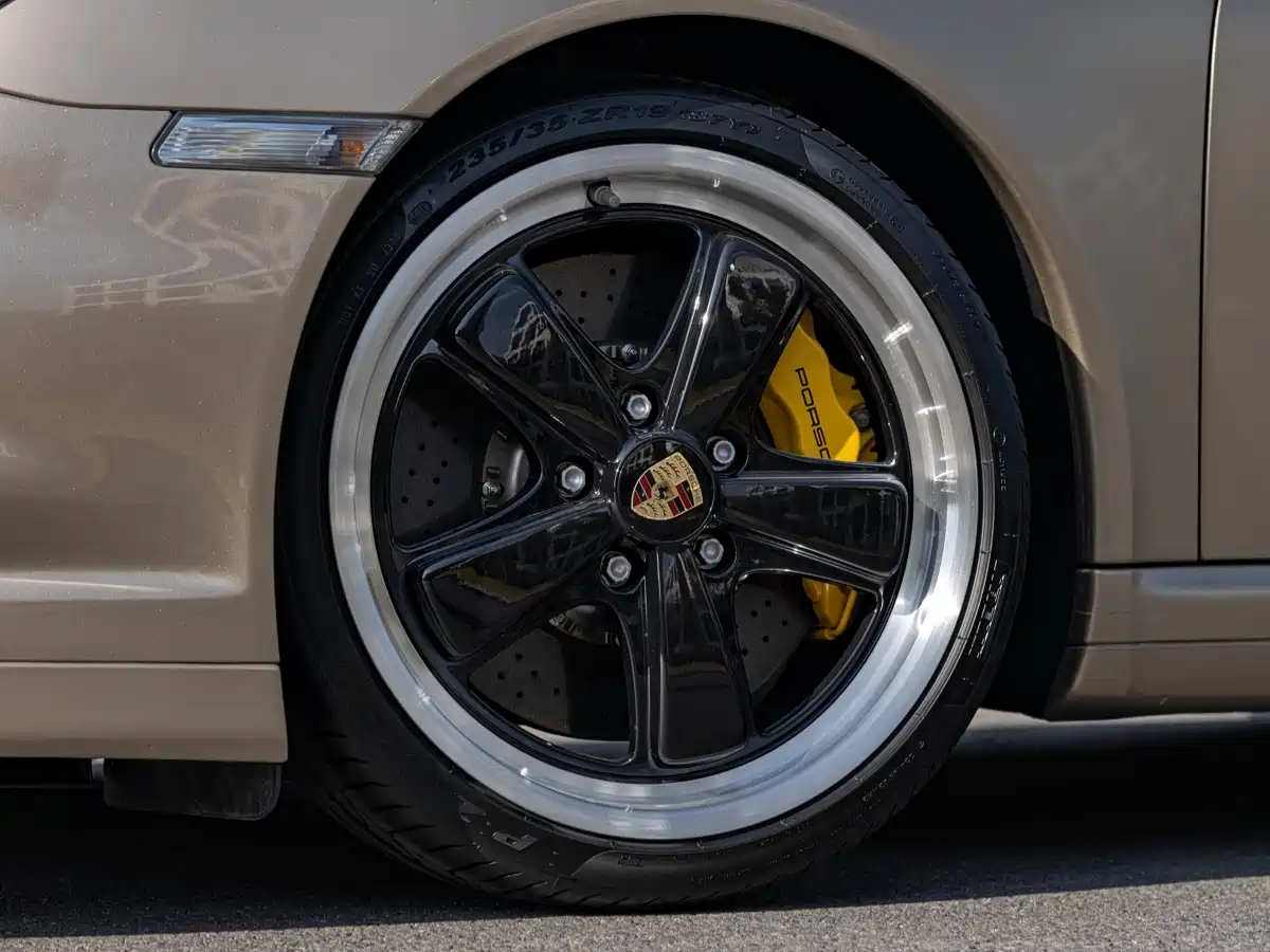 Porsche 911 2010 Turbo S 3.8T фото 8