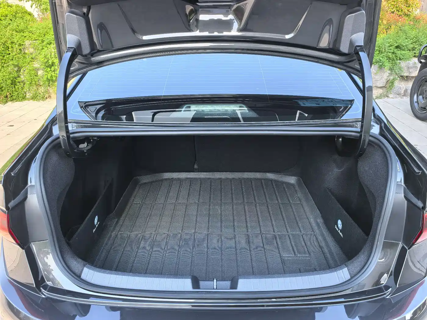 Volkswagen Sagitar 2024 300TSI DSG Flying Edition фото 20