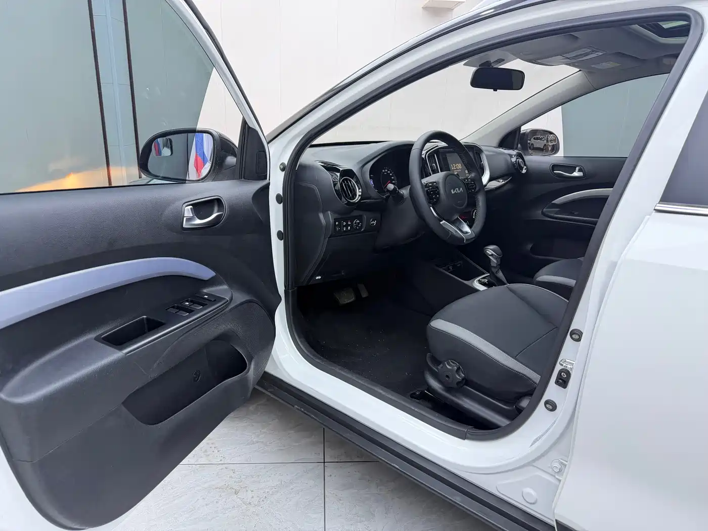 Kia KX1 2021 1.4L CVT Fun Sunroof Version фото 7