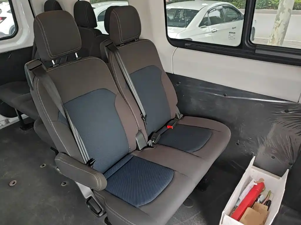 Iveco Daily 2025 2021 2.0T Manual Chaorui Short Wheelbase Low Roof Sliding Door F1A