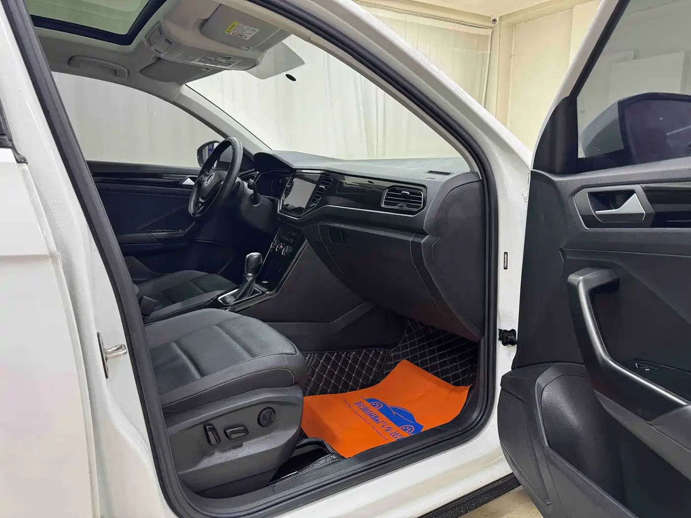 Volkswagen T-ROC 2022 280TSI DSG 2WD Comfort PLUS фото 10