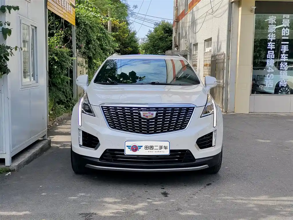 Cadillac XT5 2022 2.0T 2WD Luxury фото 2