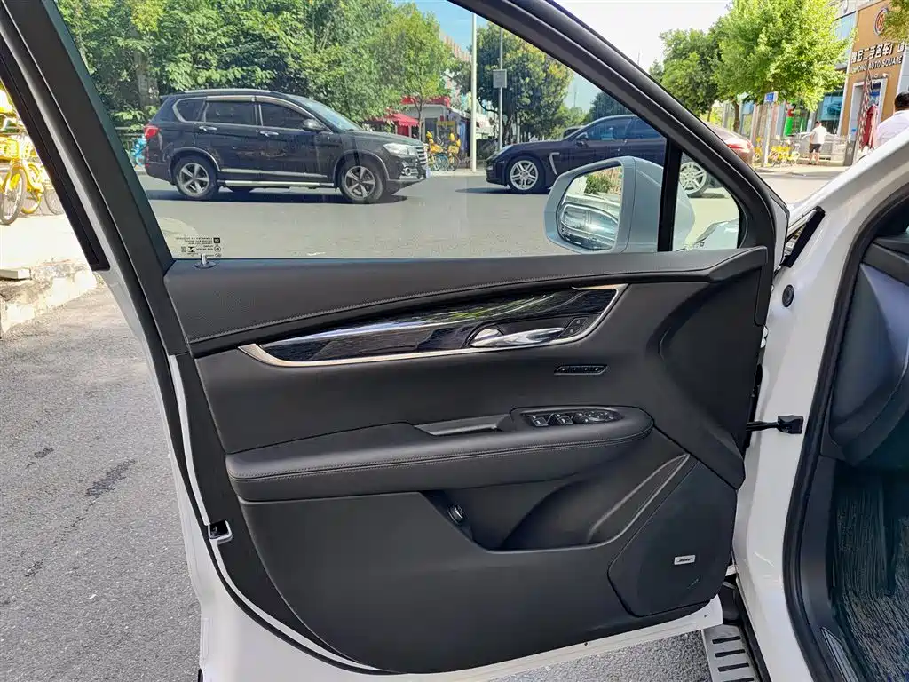 Cadillac XT5 2022 2.0T 2WD Luxury фото 6