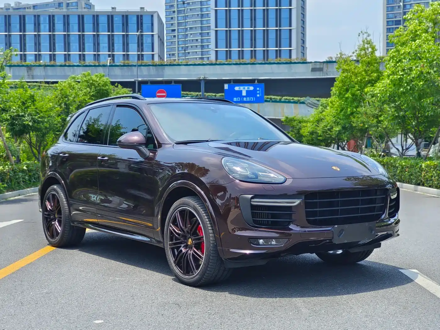Porsche Cayenne 2015 Cayenne GTS 3.6T фото 3
