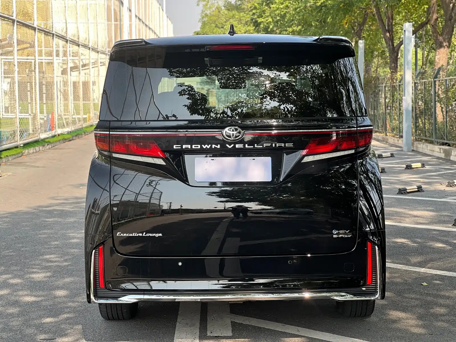 Фото 5 - Toyota Vellfire