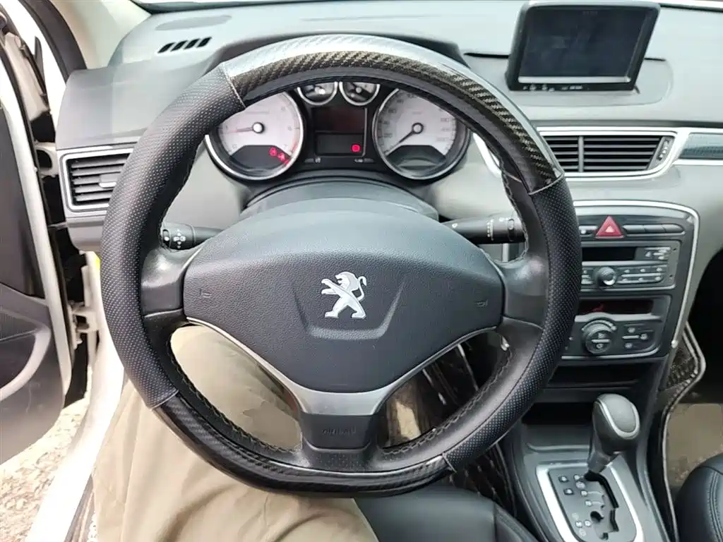 Peugeot 308 2014 Model Joy Edition Classic 1.6L Automatic Trend Style фото 11
