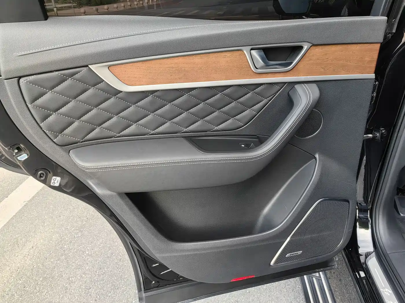 Hongqi HS7 2019 3.0T Automatic 4WD Smart Connection Flag Smooth Edition фото 22