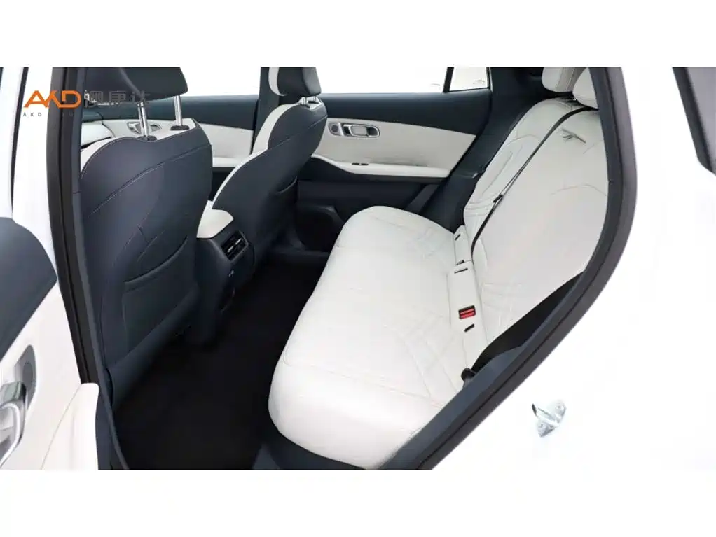 Geely Galaxy Galaxy Starship 7 EM-i 2025 Model 120km Voyage+ Edition фото 7