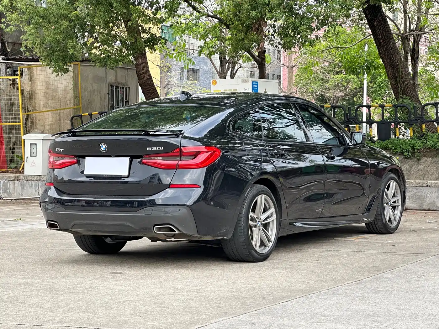 BMW 6 Series GT 2020 630i M Sport Package фото 9