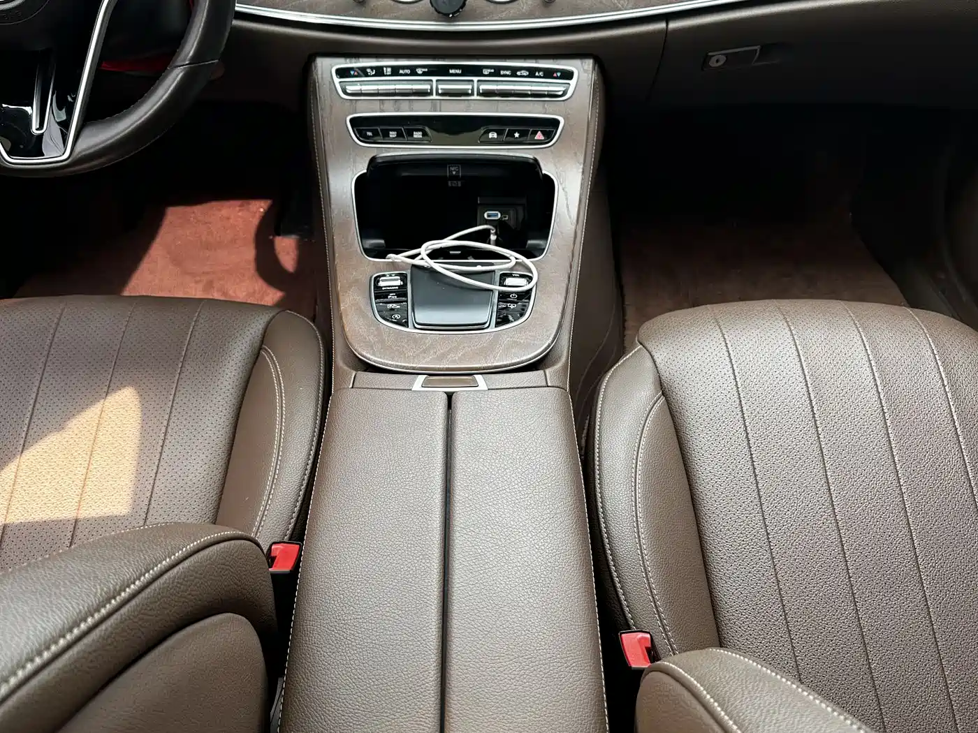 Mercedes-Benz E-Class 2023 E 300 L Luxury фото 9
