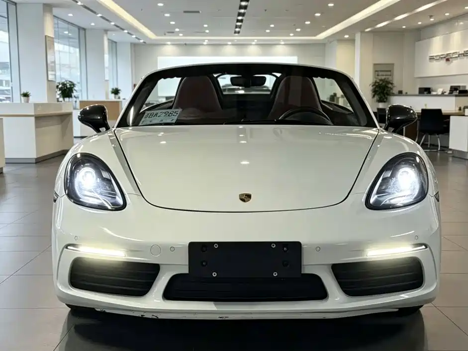 Porsche 718 2019 Boxster T 2.0T фото 2