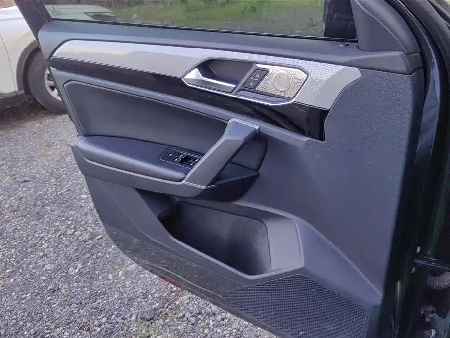 Volkswagen Tayron 2021 330TSI 2WD Luxury Smart Connect Edition фото 7
