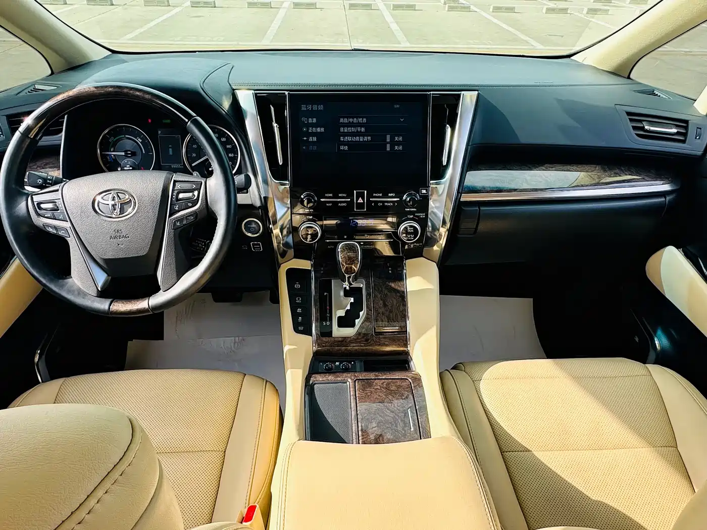 Toyota Alphard 2021 Hybrid 2.5L Premium фото 31
