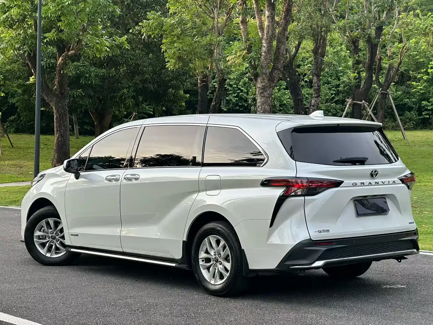Toyota Granvia 2023 2023 2.5L Hybrid Comfort Edition