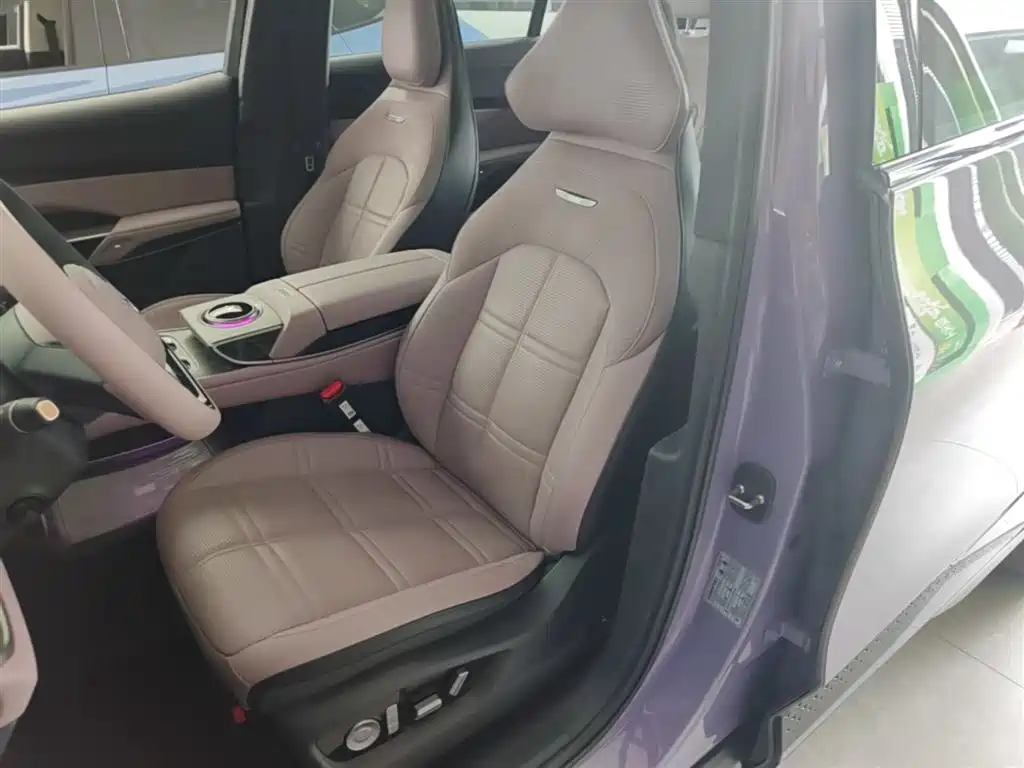 Hongqi Tian Gong 08 2025 680 Ultra AWD фото 15