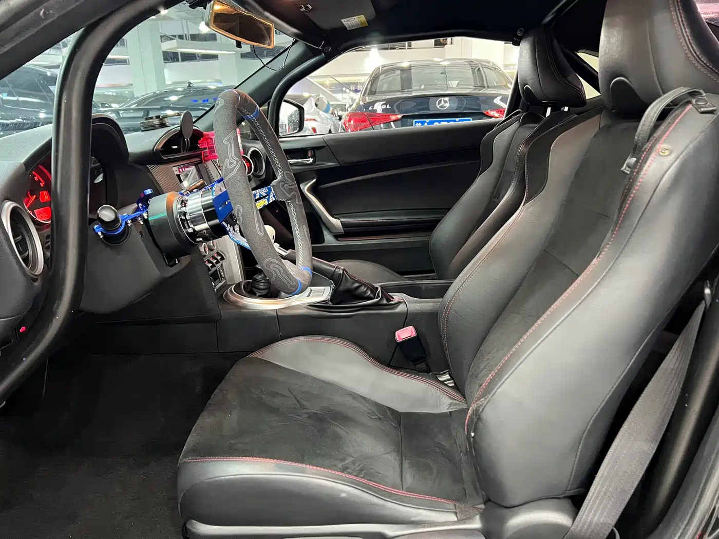 Subaru BRZ 2015 2.0i Manual фото 8