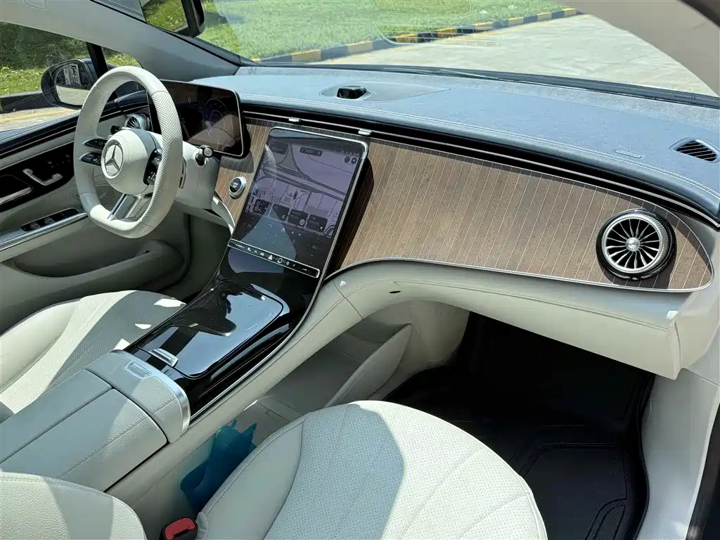 Mercedes-Benz EQE 2022 350 Pioneer Edition фото 17