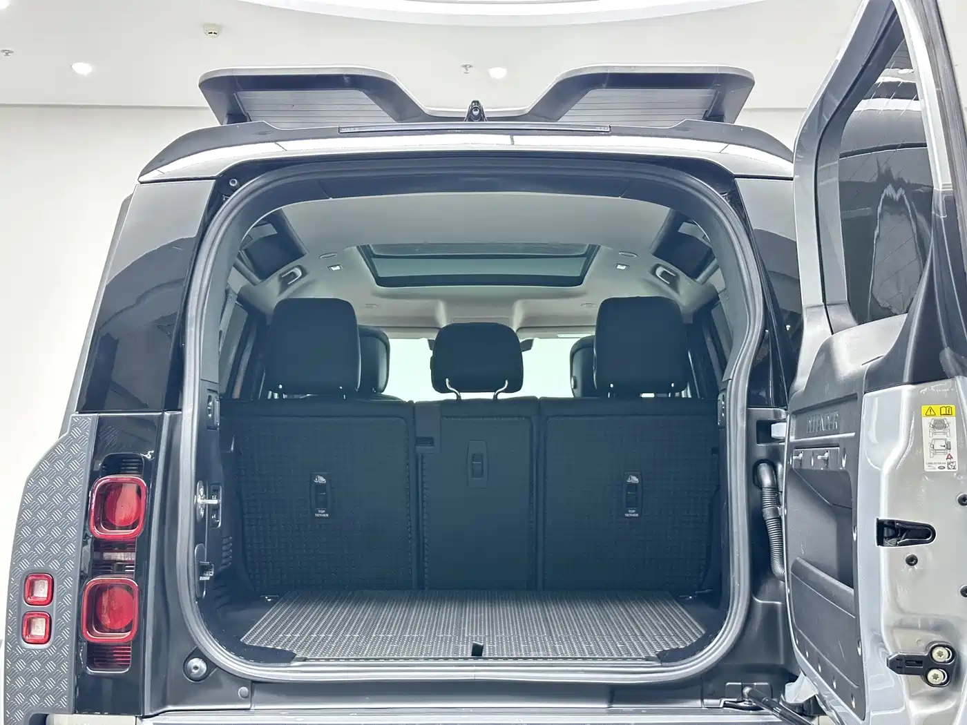 Land Rover Defender 2021 2022 110 P400 Dark Special Edition