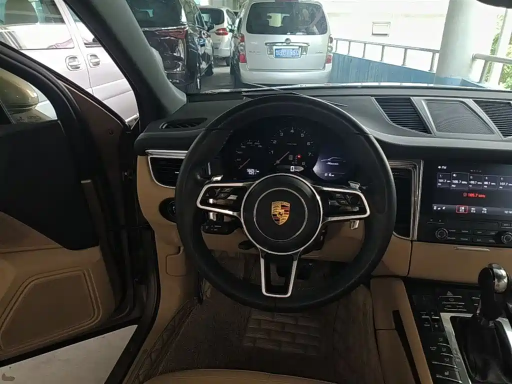 Porsche Macan 2017 Macan 2.0T фото 11