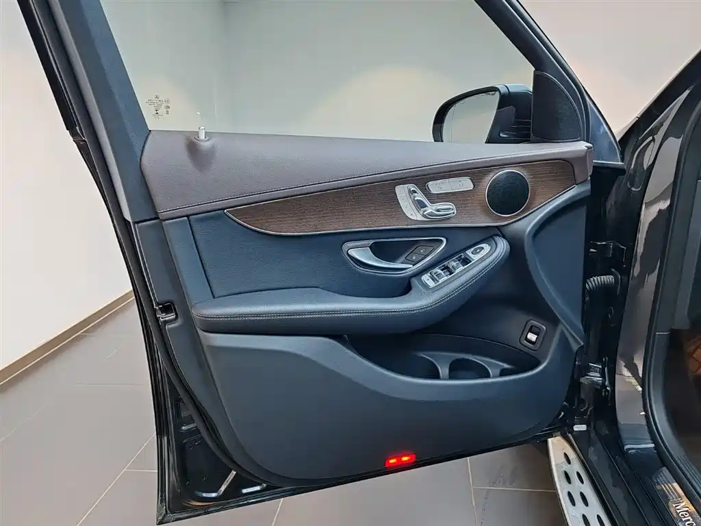 Mercedes-Benz GLC 2022 Facelift GLC 300 L 4MATIC Dynamic Collector's Edition фото 16