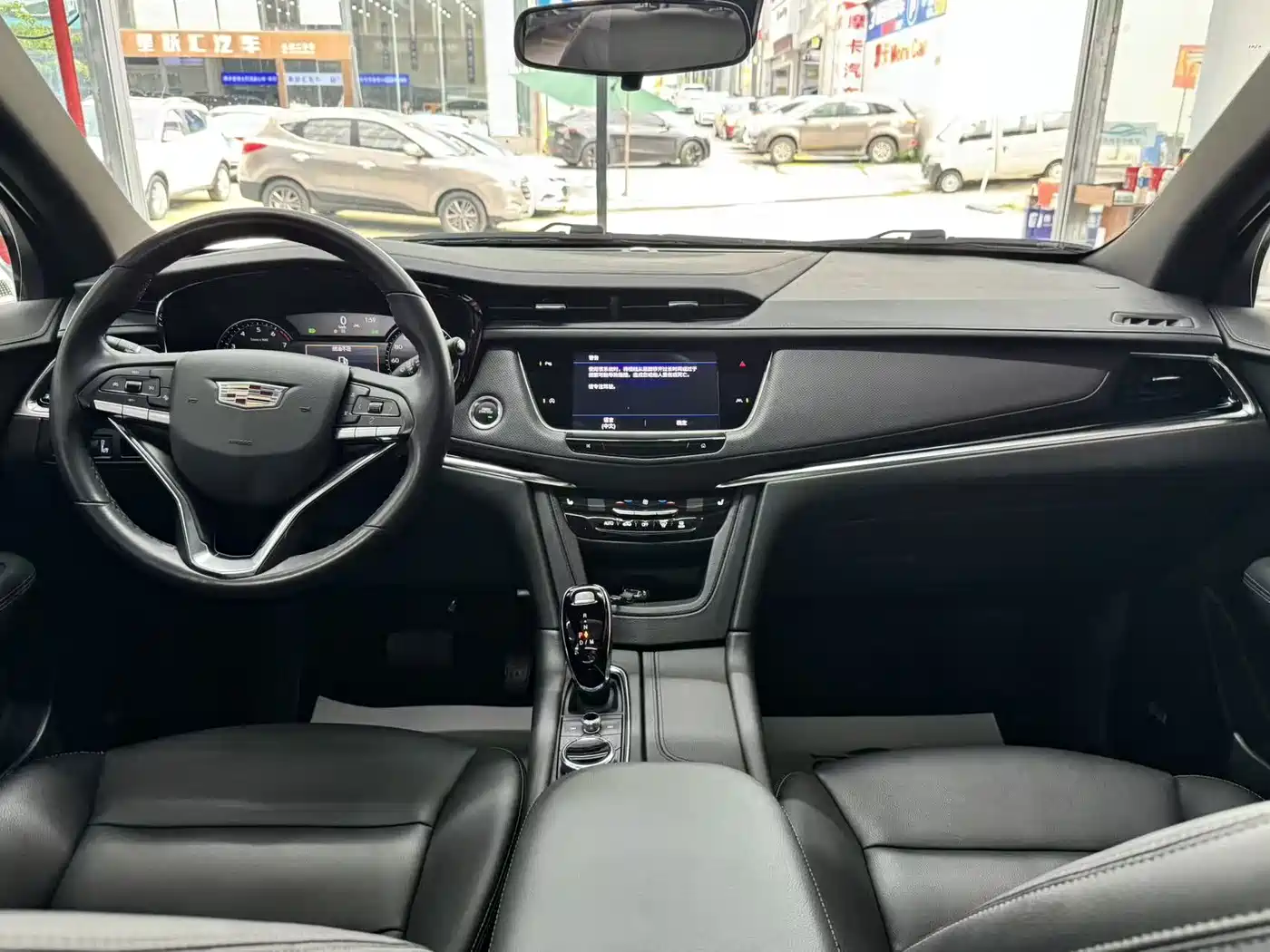 CADILLAC XT6