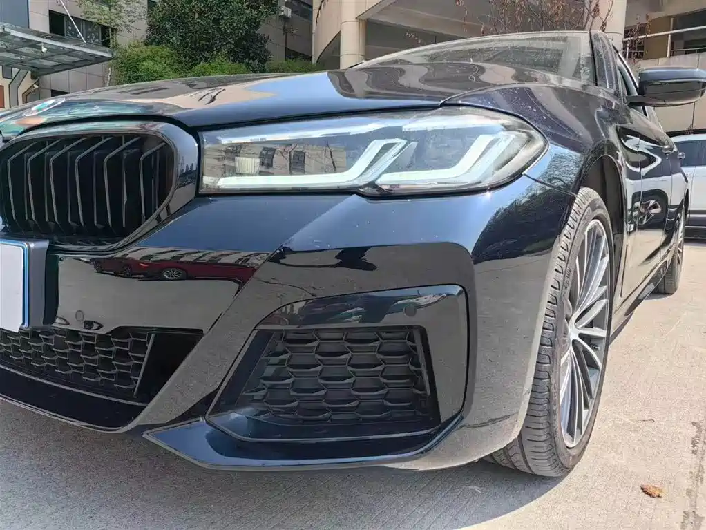 BMW 5 Series 2023 530Li Leading M Sport Package фото 4